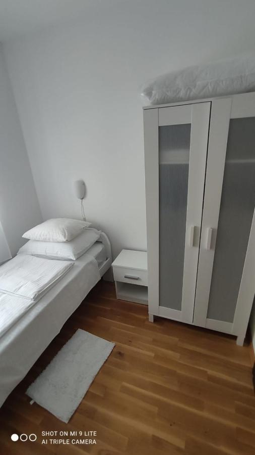 Apartmani Gavran Pirovac Exterior foto
