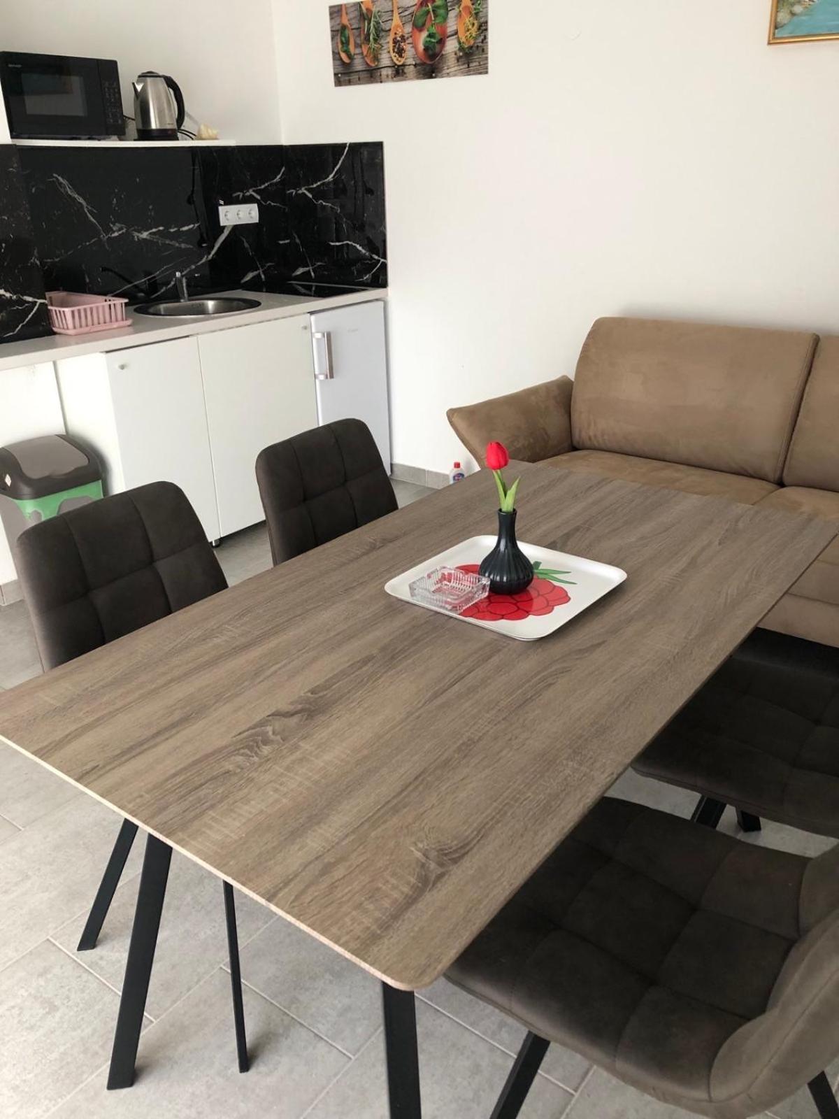 Apartmani Gavran Pirovac Exterior foto